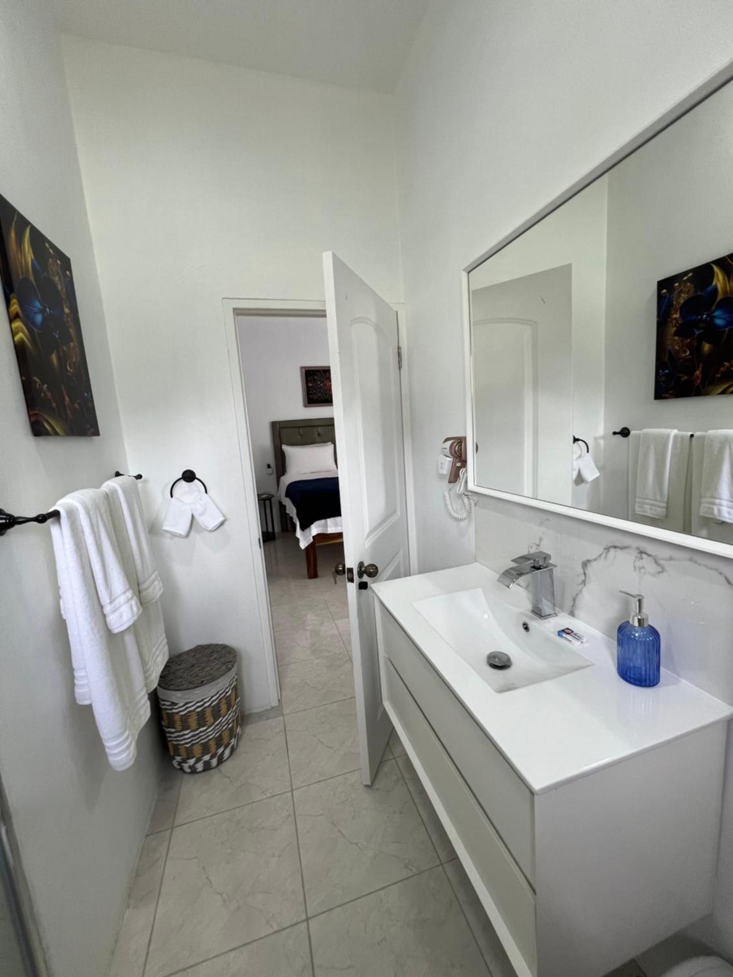Luxury Apartments At Case De Coco, Ocho Rios Jamaica Bagian luar foto